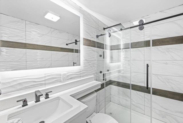 Hotel Opus Bronx Near Bay Plaza Mall Нью-Йорк Екстер'єр фото