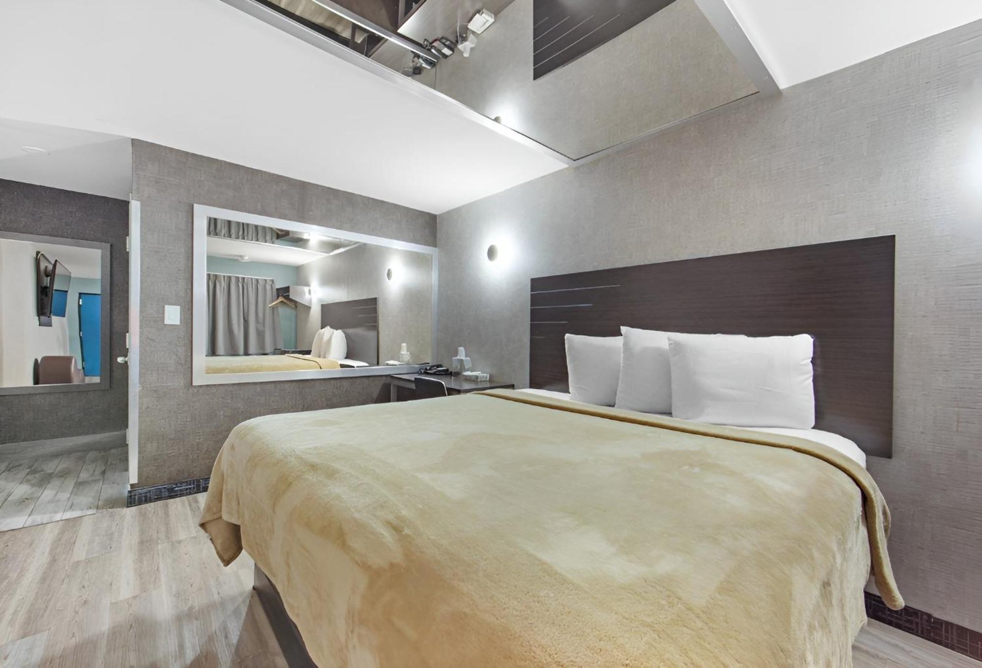 Hotel Opus Bronx Near Bay Plaza Mall Нью-Йорк Екстер'єр фото