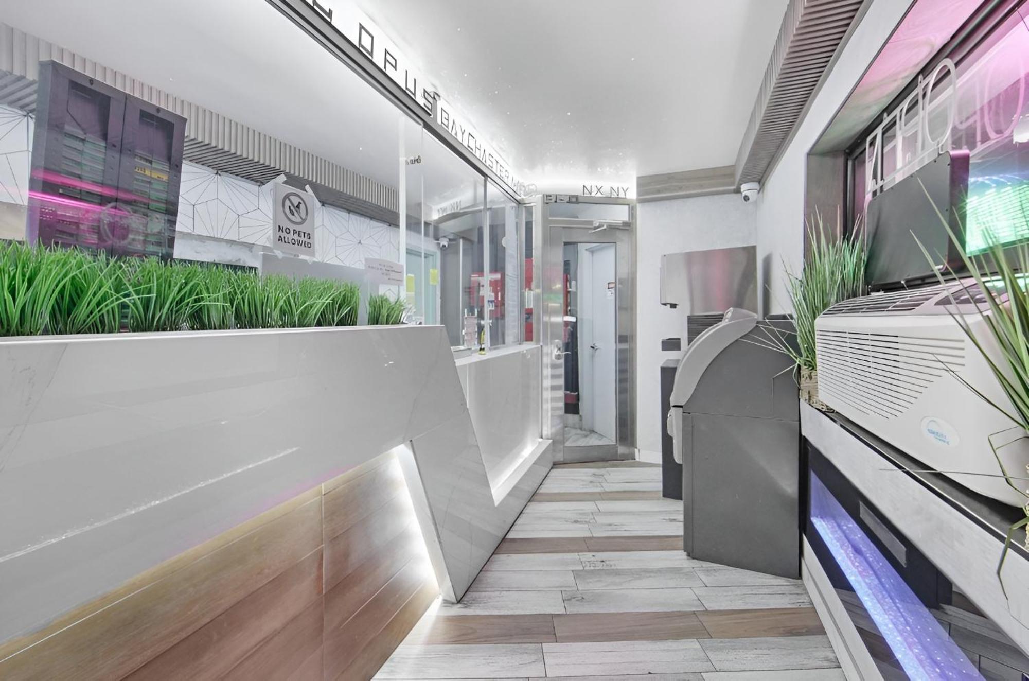 Hotel Opus Bronx Near Bay Plaza Mall Нью-Йорк Екстер'єр фото